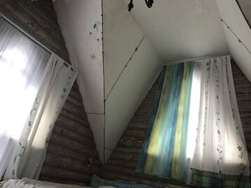 Фото номера Четырехместный номер с балконом Лоджи Hotel Piatkovskyi г. Пилипец 5